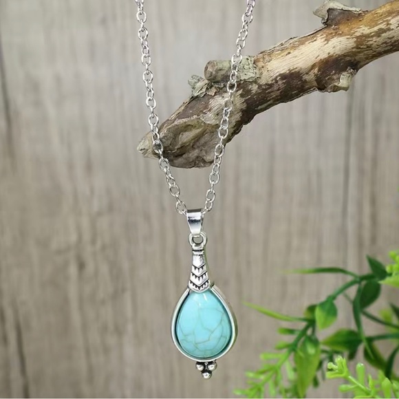 🆕❗️ NWOT ❗️Vintage Style Women's Earrings Necklace 3 Piece Antique Silver. - Picture 5 of 7